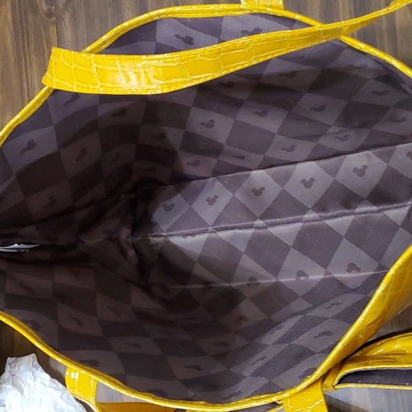 NWT DISNEY TOTE - Picture 4 of 5